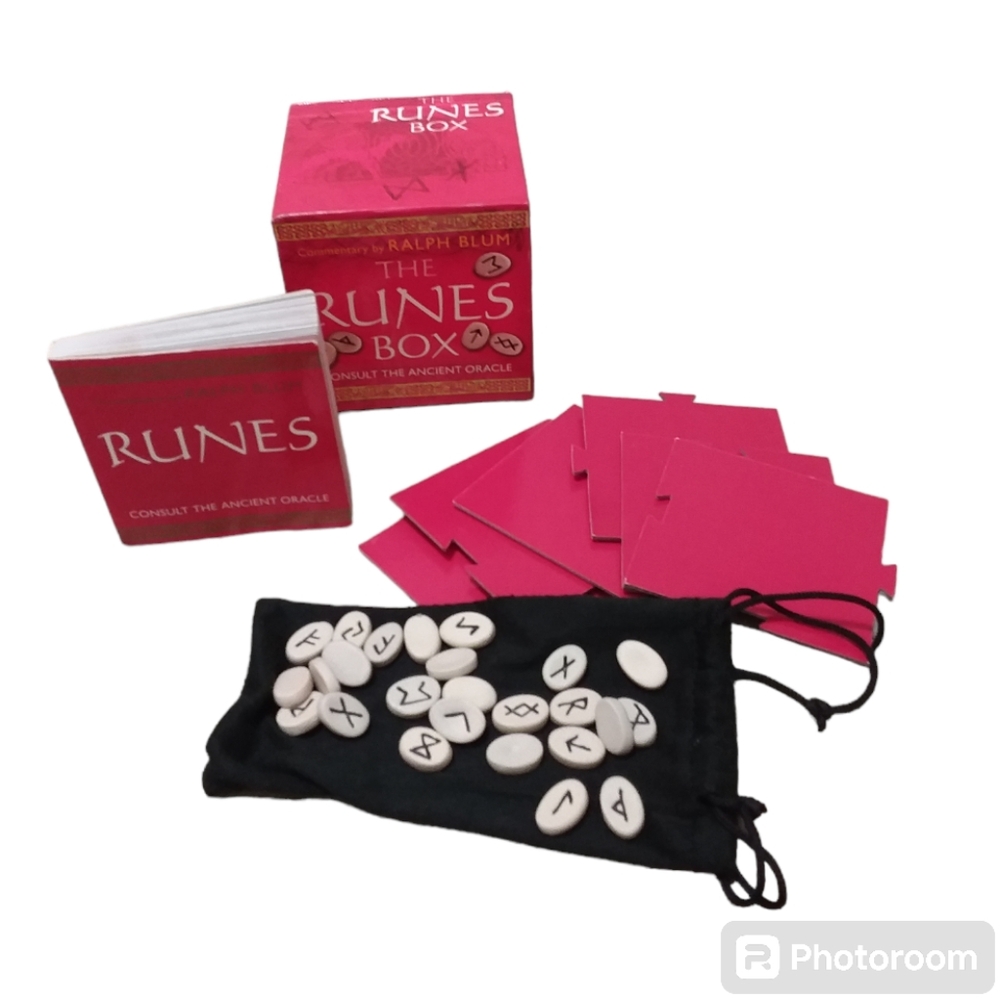 RUNES BOX By Ralph Blum  4" cube